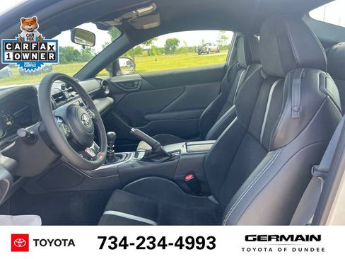 Used 2024 Toyota GR86 Premium RWD image 28