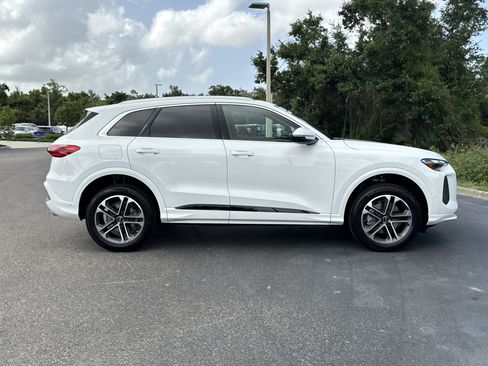 Used 2025 Audi Q5 Premium w/ Convenience Package AWD/4WD image 2