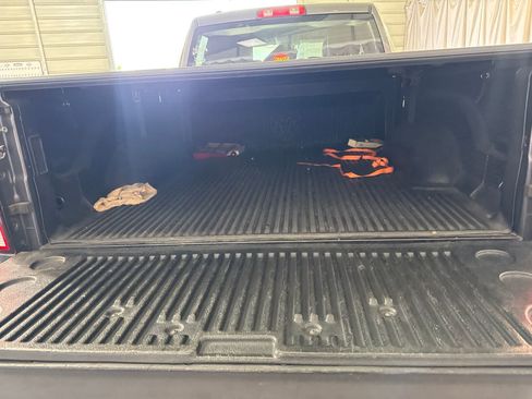 Used 2018 RAM 1500 Express RWD image 16