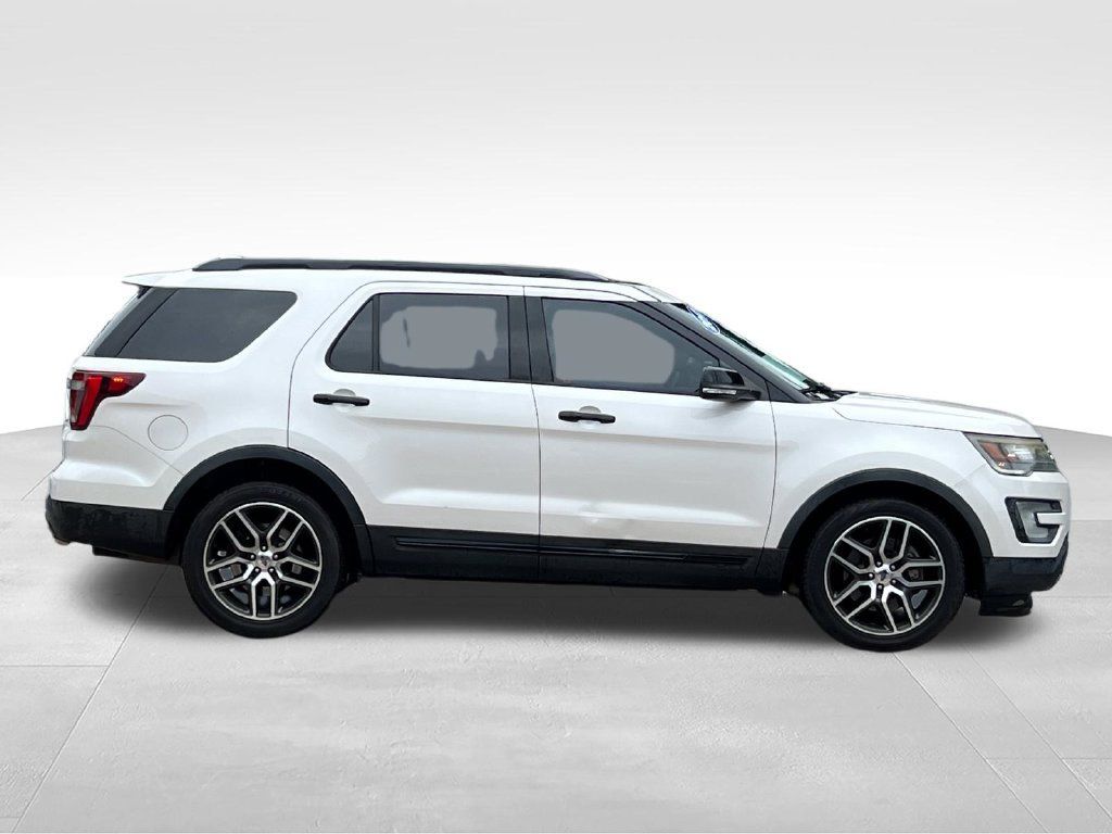 Used 2017 Ford Explorer Sport w/ Equipment Group 401A AWD/4WD image 4