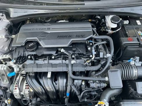 Used 2025 Hyundai Elantra SEL FWD image 23
