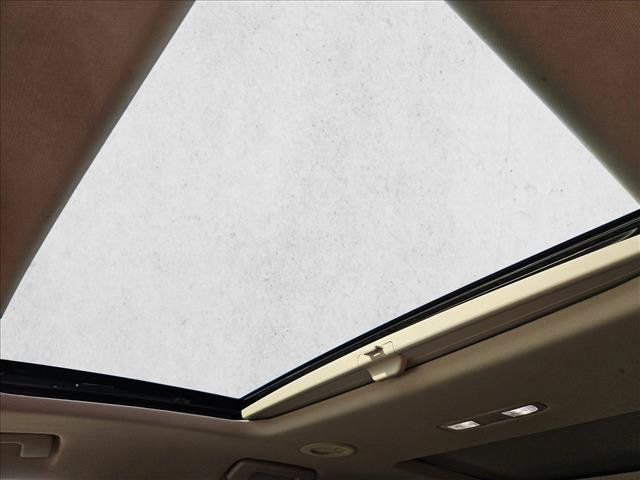Used 2019 Buick Enclave Avenir w/ Avenir Technology Package FWD image 16