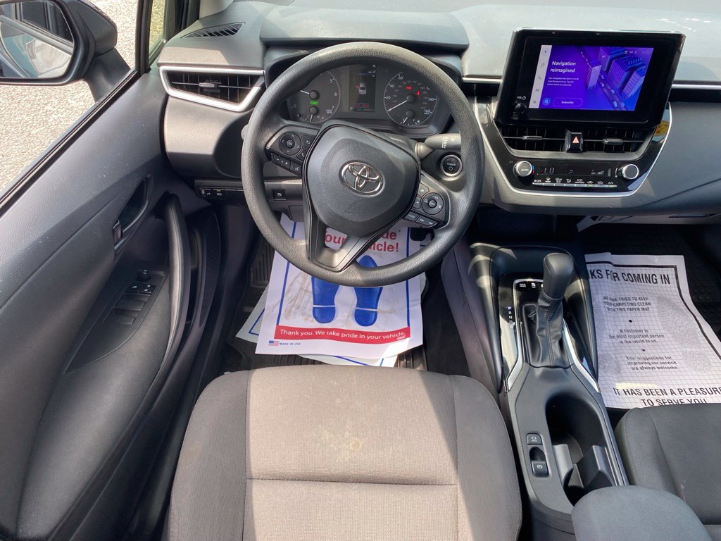 Used 2023 Toyota Corolla LE w/ LE Convenience Package FWD image 9