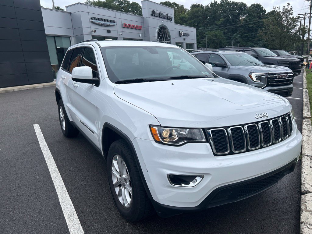 Certified 2021 Jeep Grand Cherokee Laredo AWD/4WD image 1