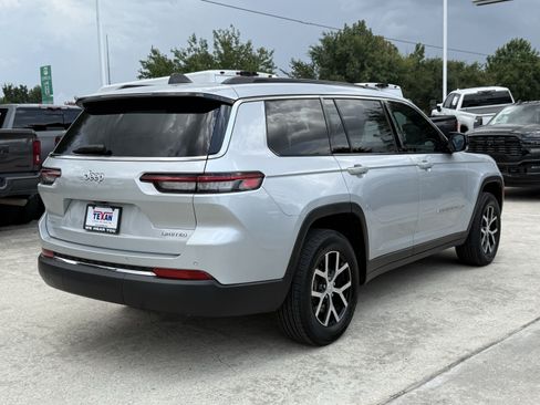 Used 2025 Jeep Grand Cherokee L Limited w/ Trailer Tow Package AWD/4WD image 5