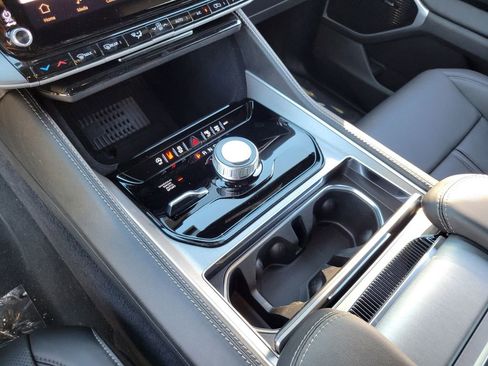 New 2026 Jeep Grand Wagoneer Limited w/ Premium Group II image 14