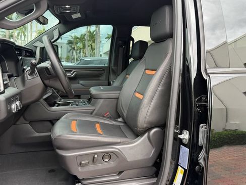 Certified 2025 GMC Sierra 2500 AT4 w/ Technology Package AWD/4WD image 13