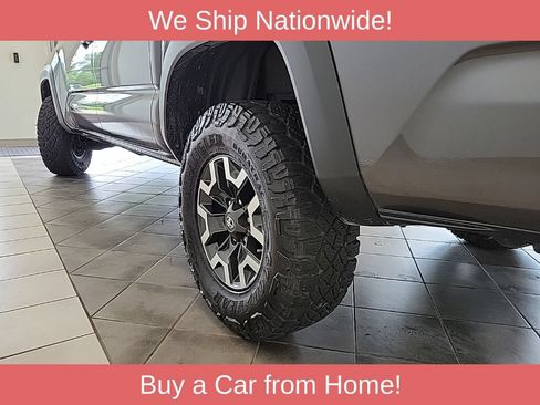 Used 2021 Toyota Tacoma TRD Off-Road w/ Technology Package AWD/4WD image 16