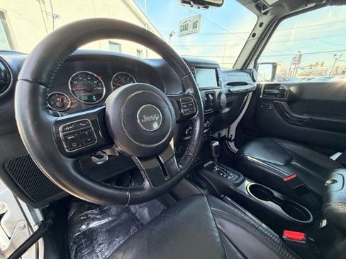 Used 2017 Jeep Wrangler Unlimited Sahara AWD/4WD image 21