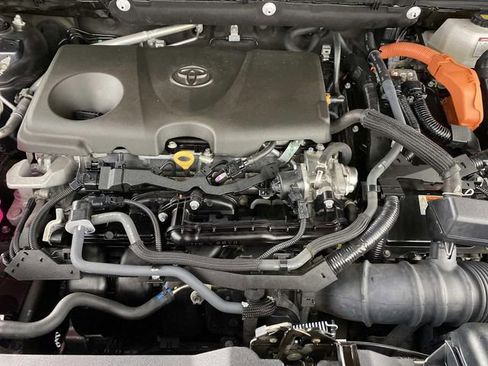 Used 2024 Toyota RAV4 LE image 29