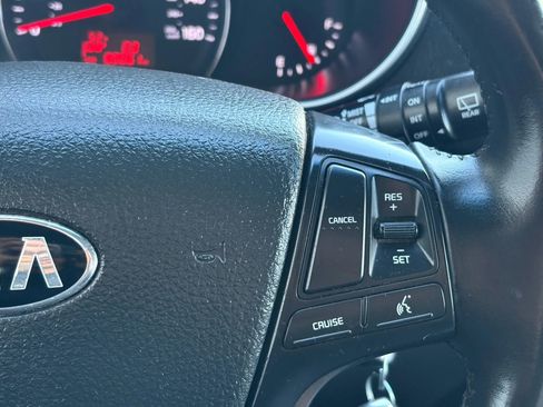 Used 2014 Kia Sorento LX image 16