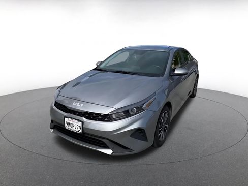 Used 2024 Kia Forte LXS image 7