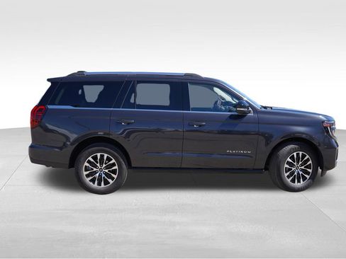 Used 2025 Ford Expedition Platinum AWD/4WD image 3