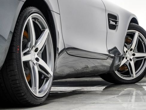 Used 2018 Mercedes-Benz AMG GT Roadster image 26