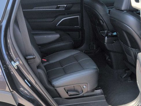 Used 2025 Kia Telluride EX w/ EX Captain's Chair Package AWD/4WD image 22