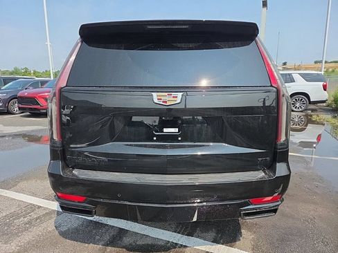 Used 2023 Cadillac Escalade Sport Platinum w/ LPO, ONYX Package AWD/4WD image 4