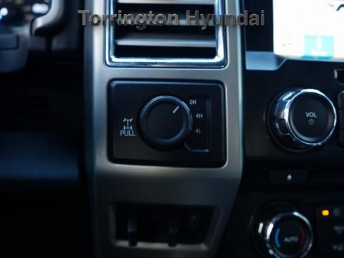 Used 2017 Ford F250 Lariat w/ Chrome Package image 18