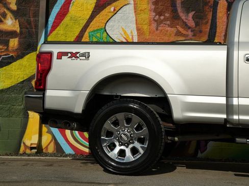 Used 2017 Ford F250 Lariat w/ Chrome Package image 5