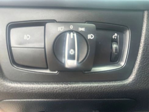 Used 2015 BMW 320i Sedan image 18