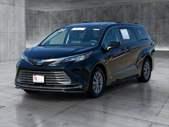 Certified 2021 Toyota Sienna LE FWD image 1