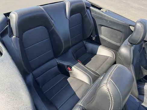 Used 2018 Ford Mustang Premium RWD image 10