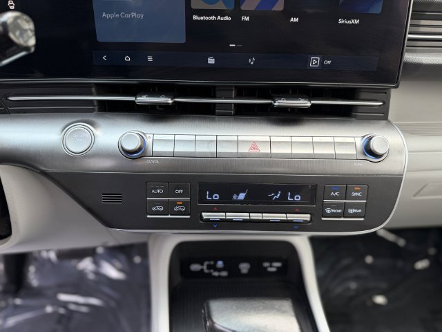 Used 2024 Hyundai Kona SEL AWD/4WD image 25