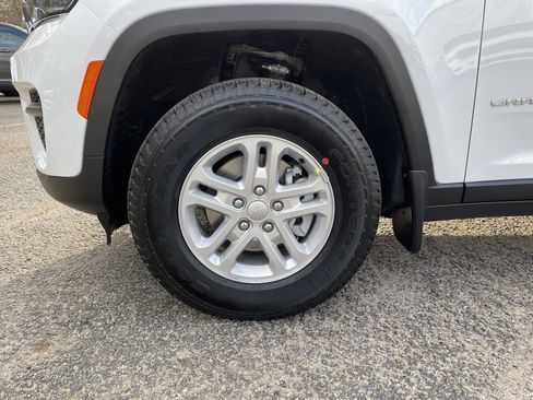 New 2025 Jeep Grand Cherokee Laredo w/ MOPAR Finishing Package image 44