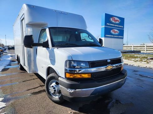 New 2026 Chevrolet Express 4500 w/ Power Convenience Package RWD image 10