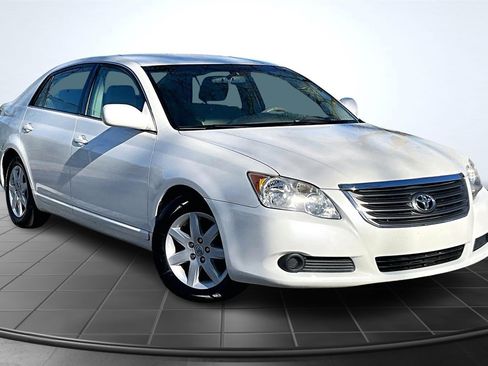 Used 2010 Toyota Avalon XL image 3