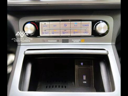 Used 2023 Hyundai Kona SE image 27