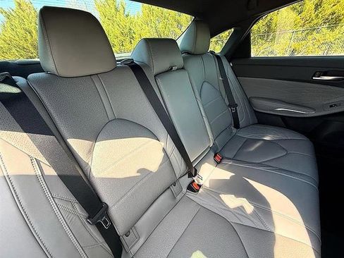 Used 2020 Toyota Avalon Limited w/ Advanced Safety Package image 28