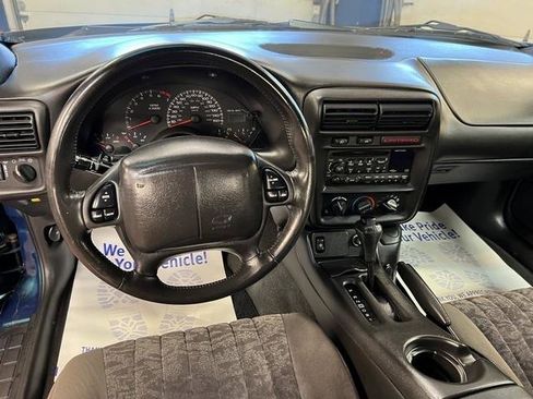 Used 2001 Chevrolet Camaro Z28 RWD image 9