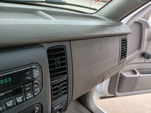 Used 2004 Dodge Dakota 2WD Club Cab w/ Hd Service Group image 21