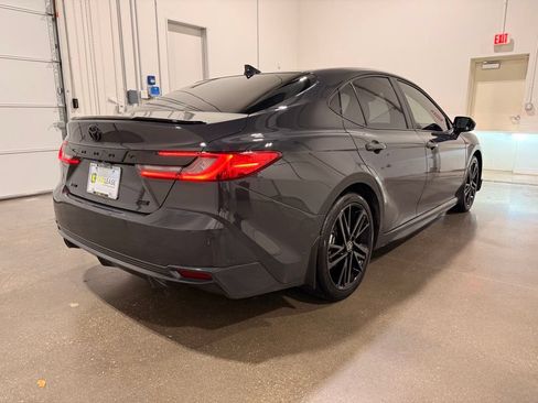 Used 2025 Toyota Camry XSE FWD image 5