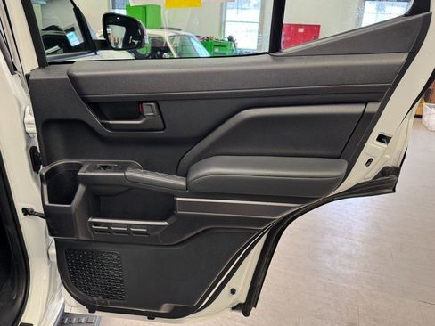 Used 2025 Toyota 4Runner TRD Off-Road image 19