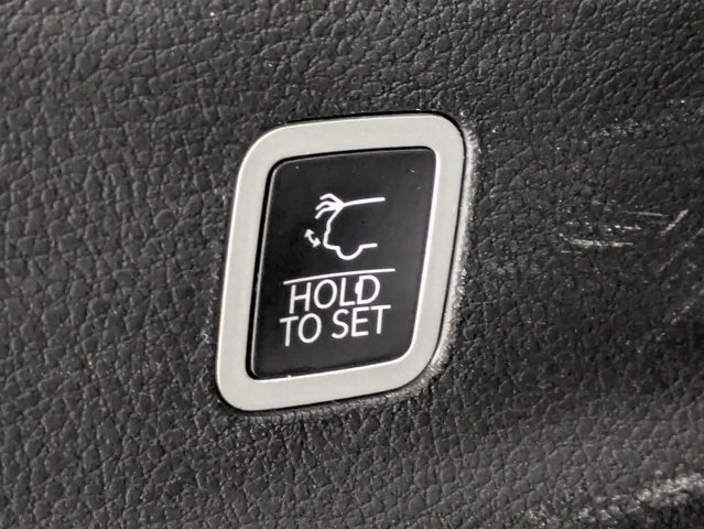 Certified 2024 Jeep Wagoneer L Series II w/ Flexible Seating Group AWD/4WD image 13
