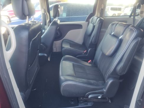 Used 2019 Dodge Grand Caravan SXT image 15