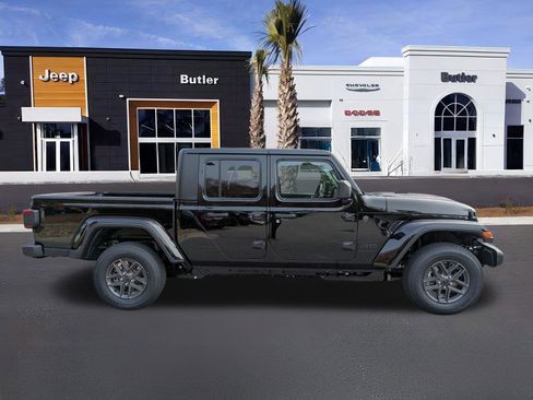 New 2026 Jeep Gladiator Sport image 7