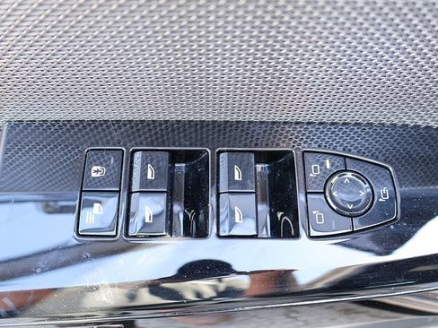 Used 2025 BMW 740i image 45