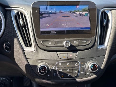 Used 2025 Chevrolet Malibu LT FWD image 17
