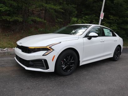 New 2025 Kia K5 LXS