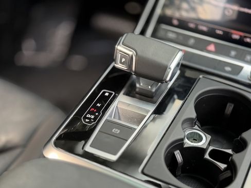 Used 2021 Audi Q8 Premium image 48