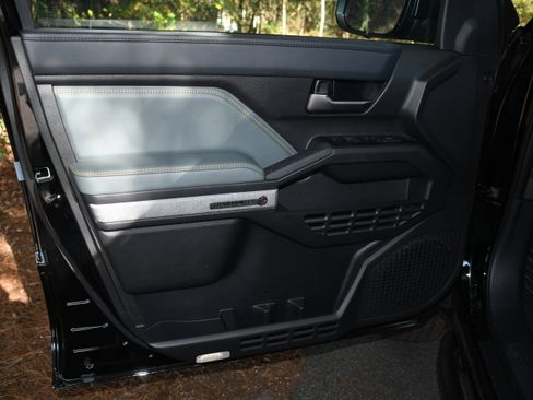 New 2025 Toyota Tacoma Trailhunter image 5