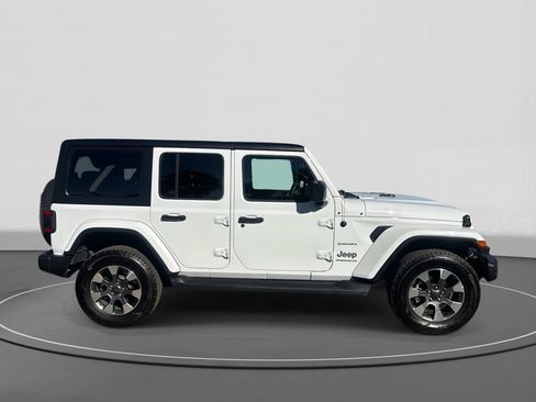 Used 2023 Jeep Wrangler Unlimited Sahara w/ LED Lighting Group AWD/4WD image 3