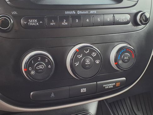 Used 2014 Kia Soul FWD image 10