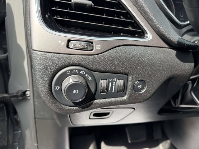 Used 2022 Jeep Cherokee Limited AWD/4WD image 19