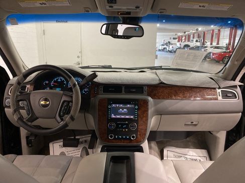 Used 2007 Chevrolet Avalanche LTZ w/ LTZ Preferred Equipment Group image 11