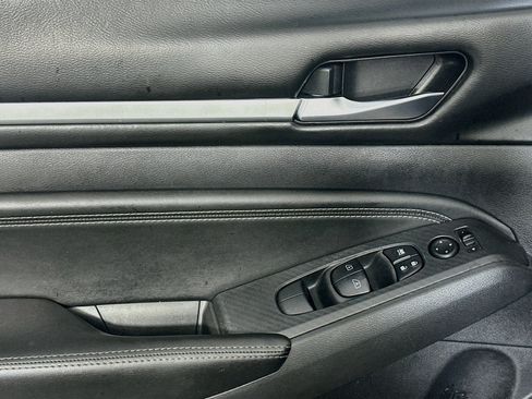 Used 2019 Nissan Altima 2.5 SL FWD image 15