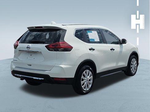 Used 2018 Nissan Rogue S FWD image 4