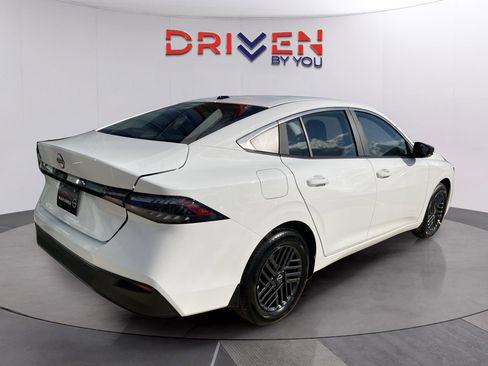 New 2026 Nissan Sentra SV w/ SV Convenience Package FWD image 3